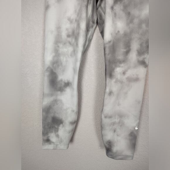 Nike Icon Clash Cropped Tie Dye Leggings Size Small - Picture 9 of 16